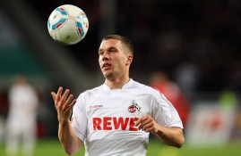 半岛体育登录-WTT冠军赛转会风云：马德里竞技盯上锋线强援，哈登或成交易筹码