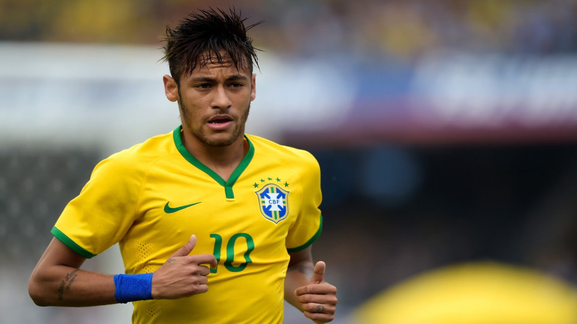 莱万状态火爆，钻石联赛八强战对阵山东泰山，广州队力争不败