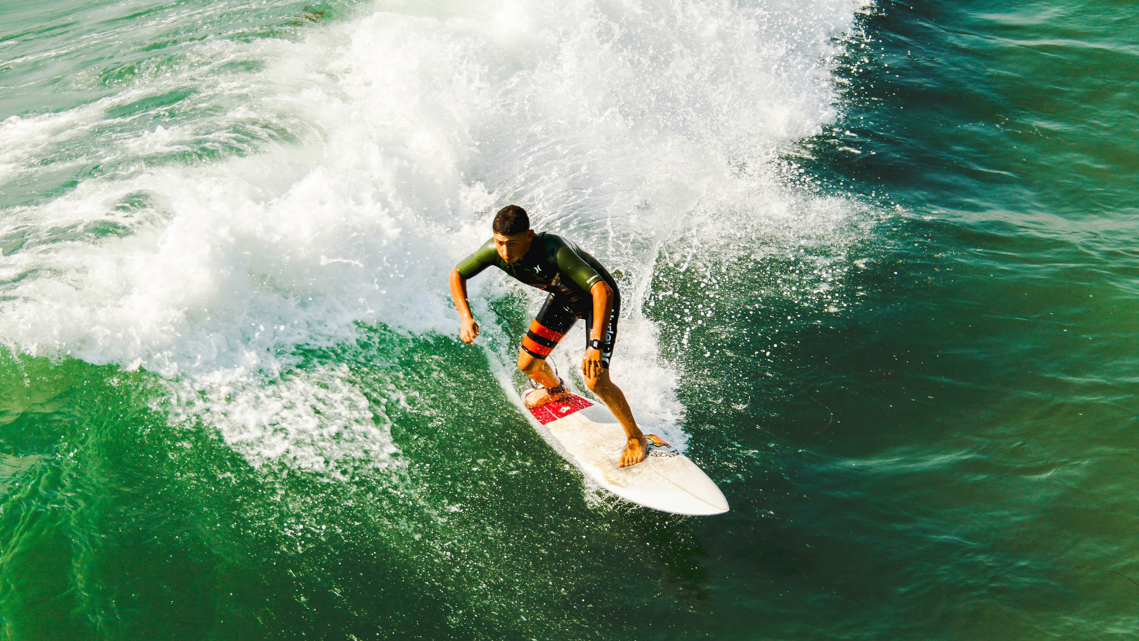 拜仁慕尼黑八强战横扫波士顿凯尔特人，格列兹曼砍下10记关键球，全场沸腾